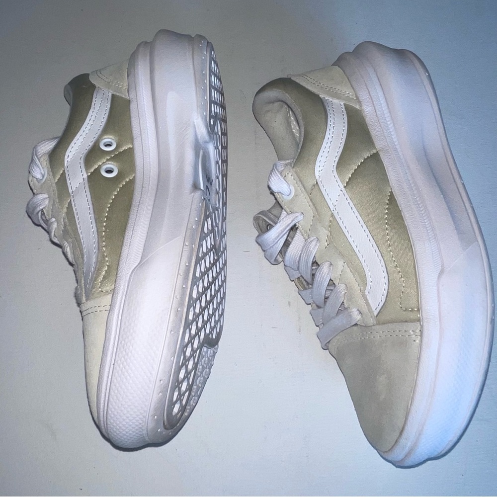 Vans ComfyCush Old Skool Overt Sneakers - Picture 7 of 16